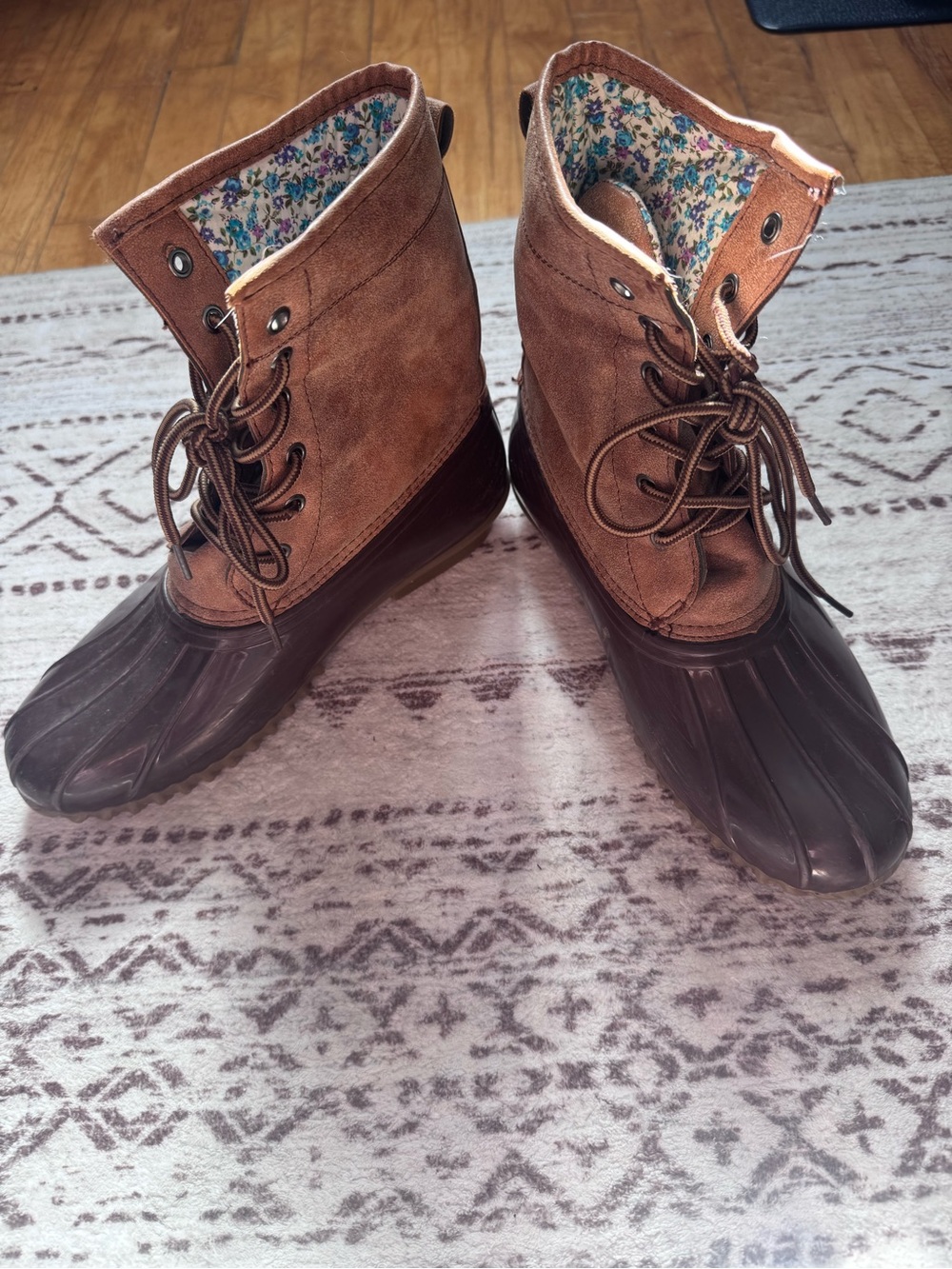 Women’s Brown  Boots with Lace-Up Closure, size 8 brand blue